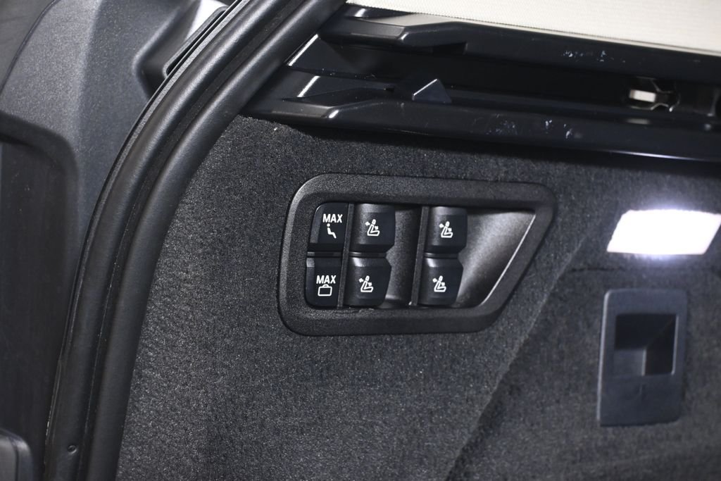 Used 2022 Gray Metallic BMW xDrive40i image 36