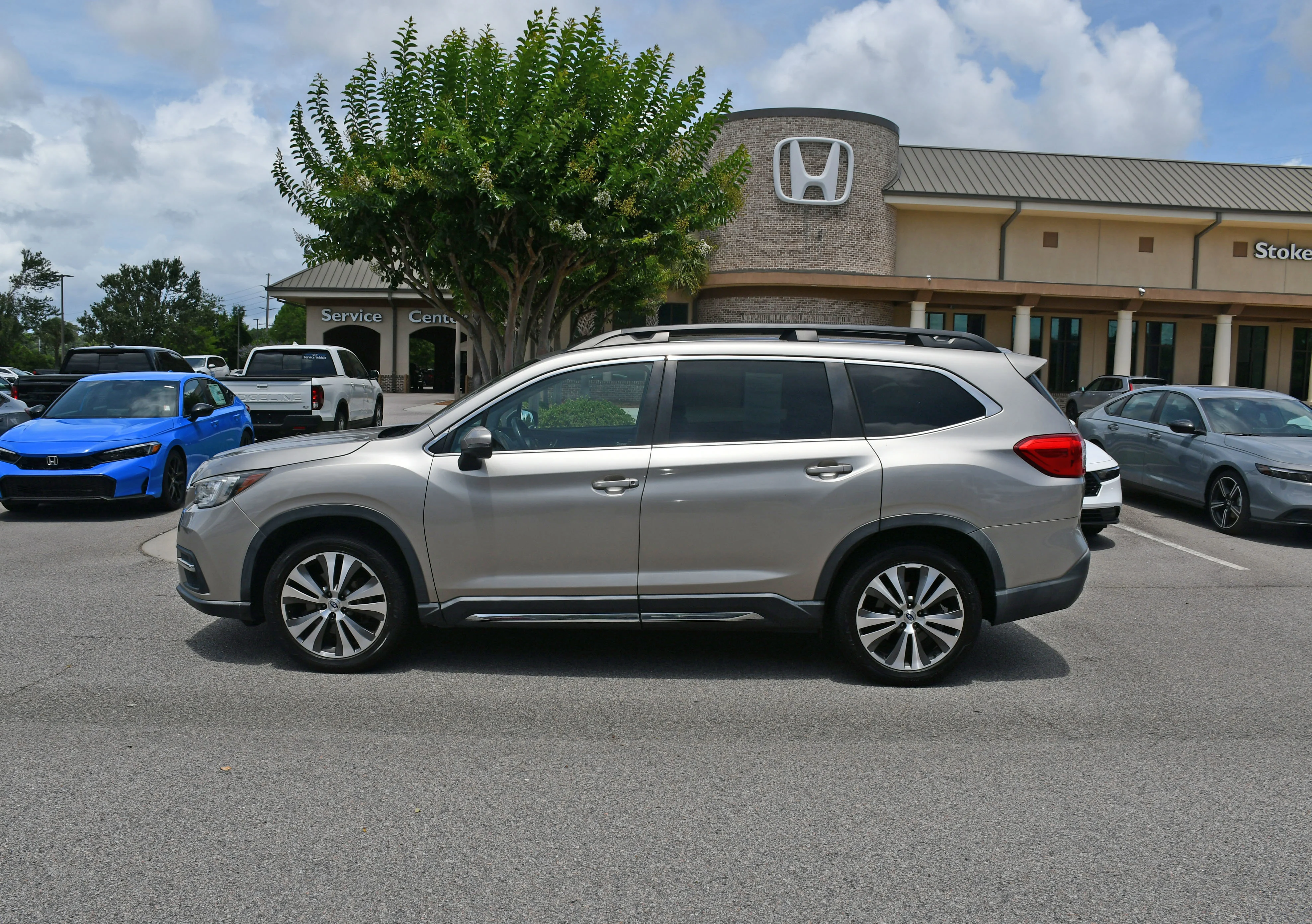 Used 2019 Subaru Ascent Limited with VIN 4S4WMAJD6K3402981 for sale in Beaufort, SC