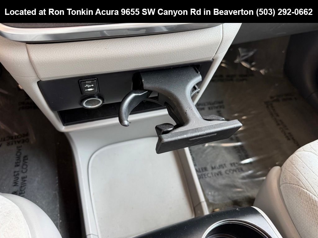 Used 2017 Salsa Red Pearl Toyota LE image 23