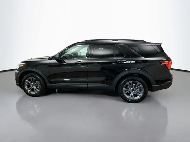 New 2027 Agate Black Metallic Ford Active image 4