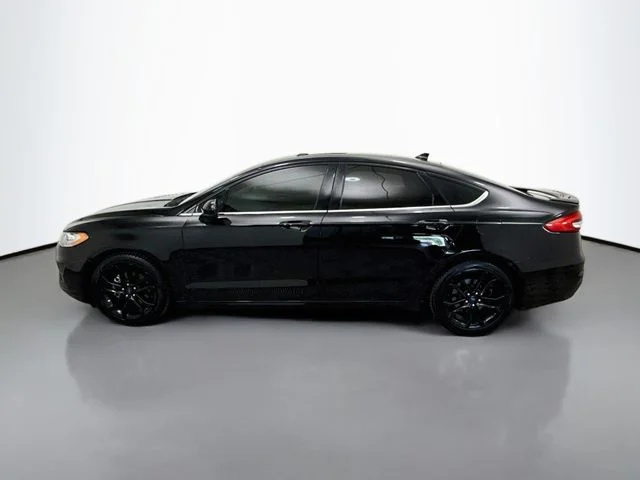 Certified Used 2020 Black Metallic Ford SE image 4