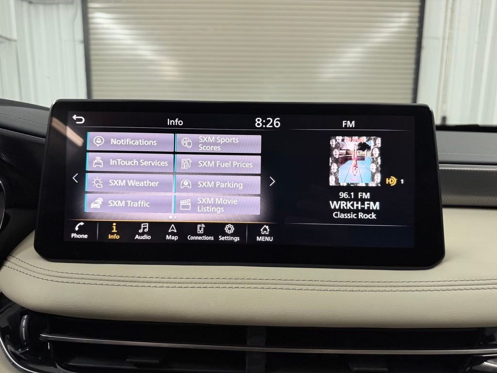 Used 2023 White INFINITI LUXE image 21