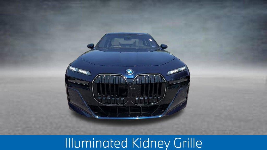 New 2026 Tanzanite Blue II Metallic BMW 750e xDrive image 15