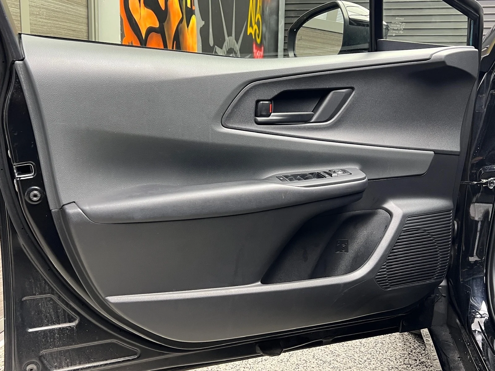 Used 2025 Midnight Black Metallic (218) Toyota LE image 7