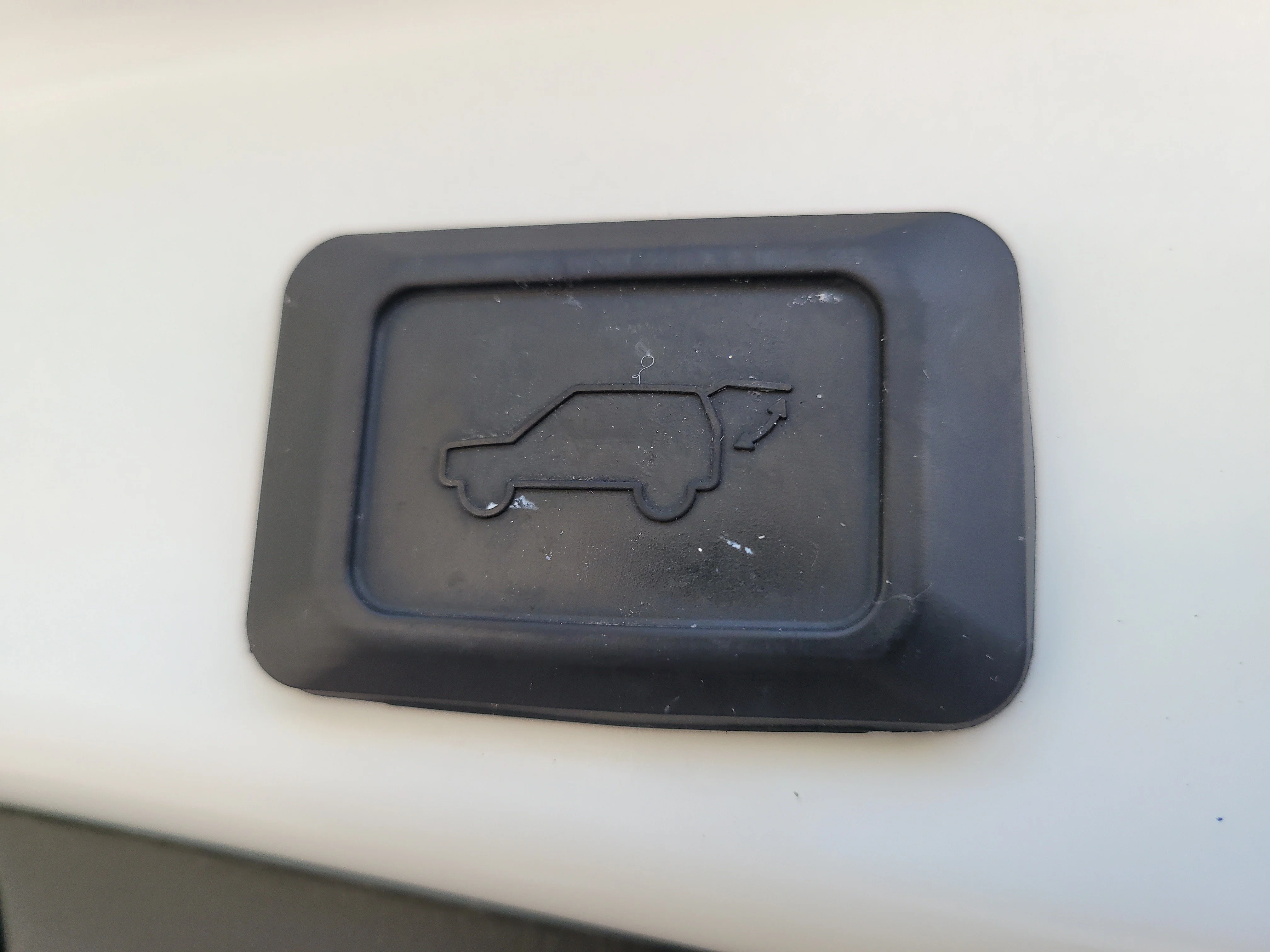 Certified Used 2025 Ice Toyota Hybrid XLE image 11