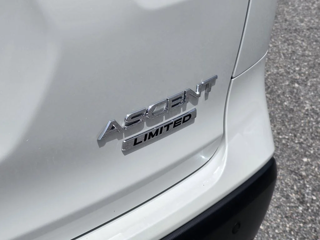 New 2026 CRYSTAL WHITE PEARL Subaru Limited 7-Passenger image 8