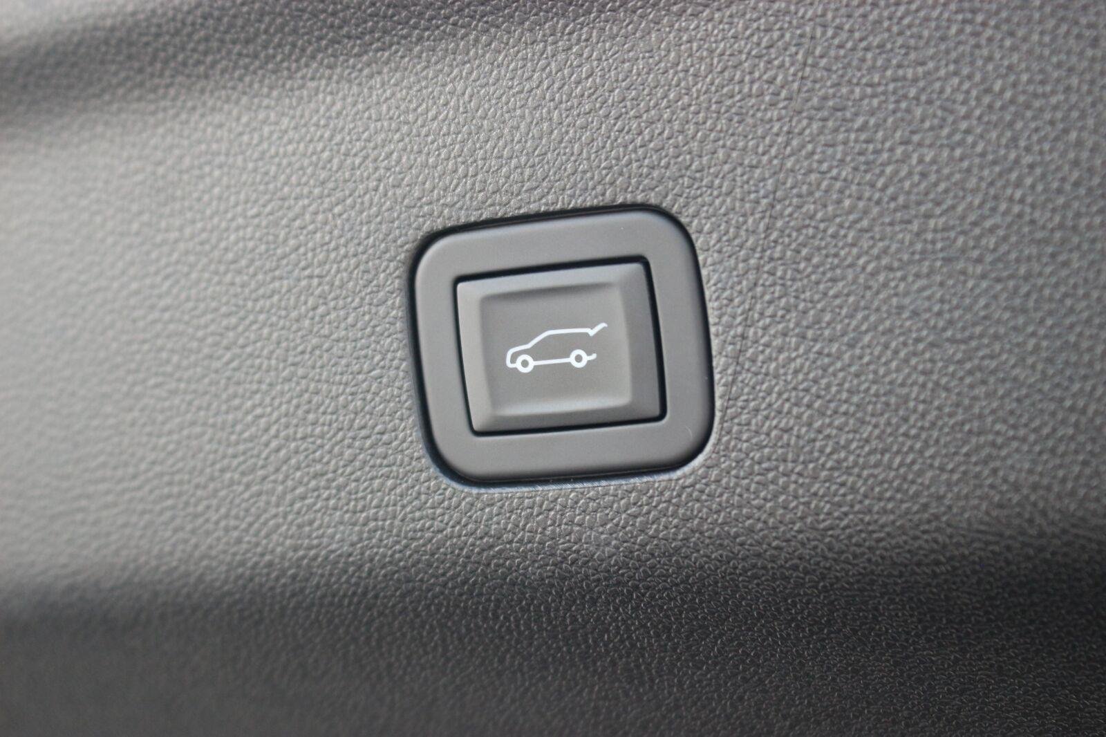 Used 2025 Black Chevrolet LT image 13