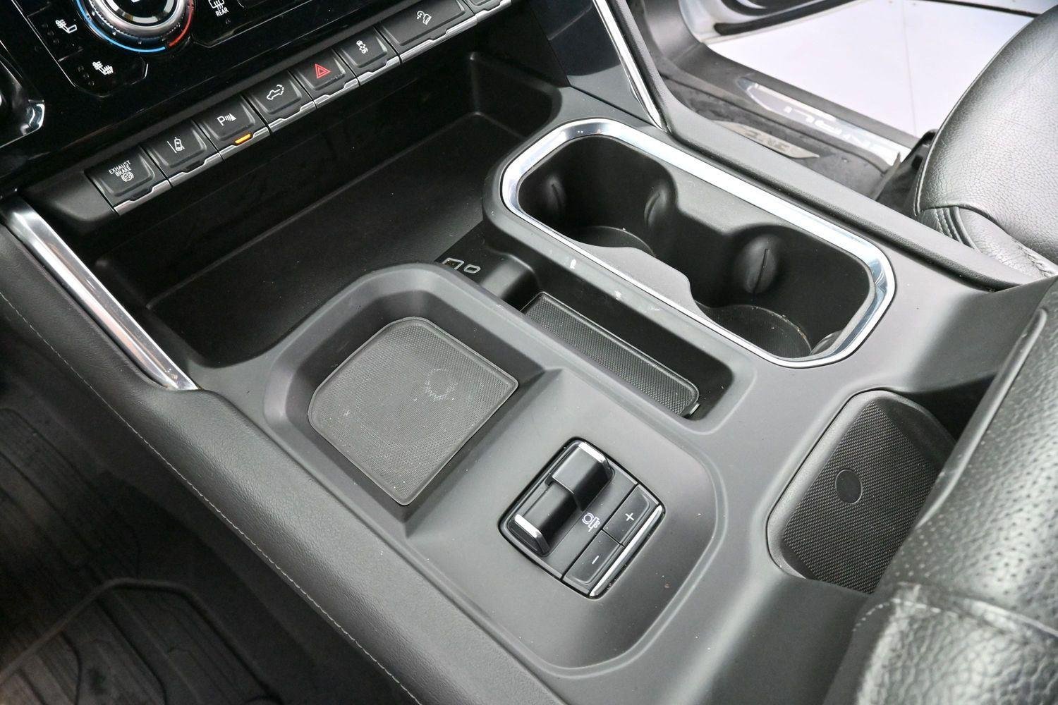 Used 2024 White Frost Tricoat GMC Denali image 26