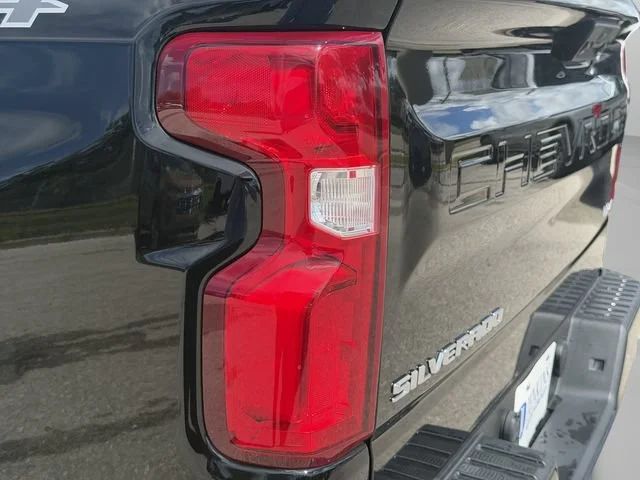 Used 2023 BLACK Chevrolet RST image 14