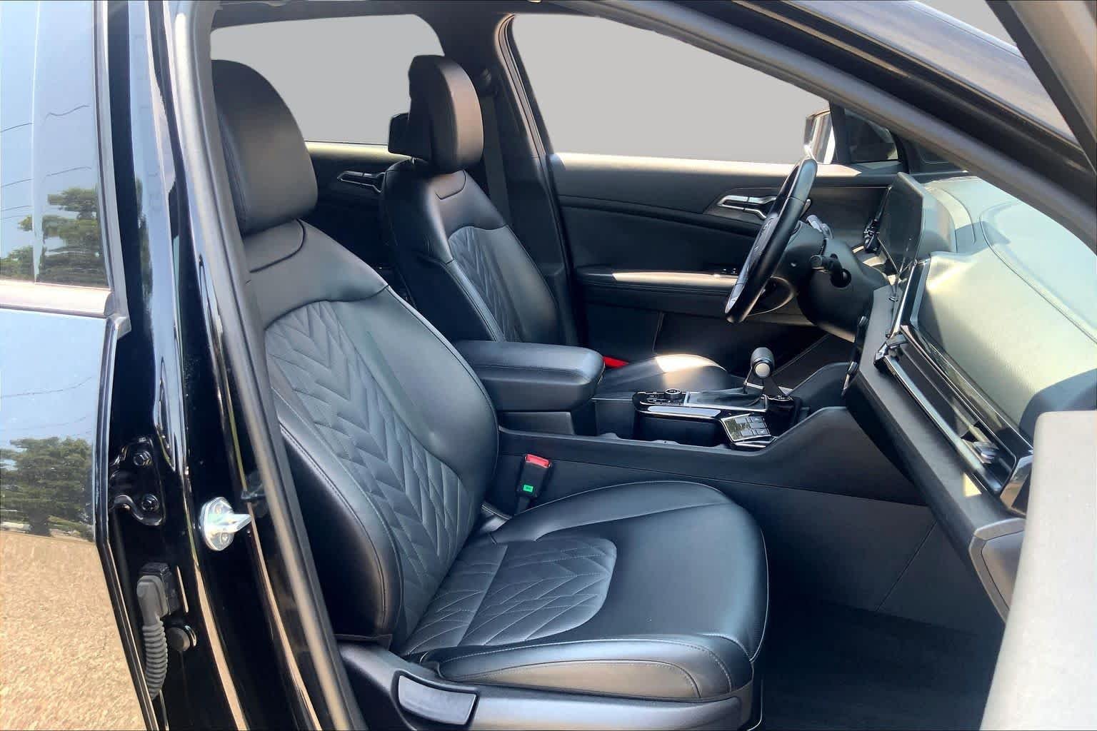 Certified Used 2023 Ebony Black Kia X-Line image 9