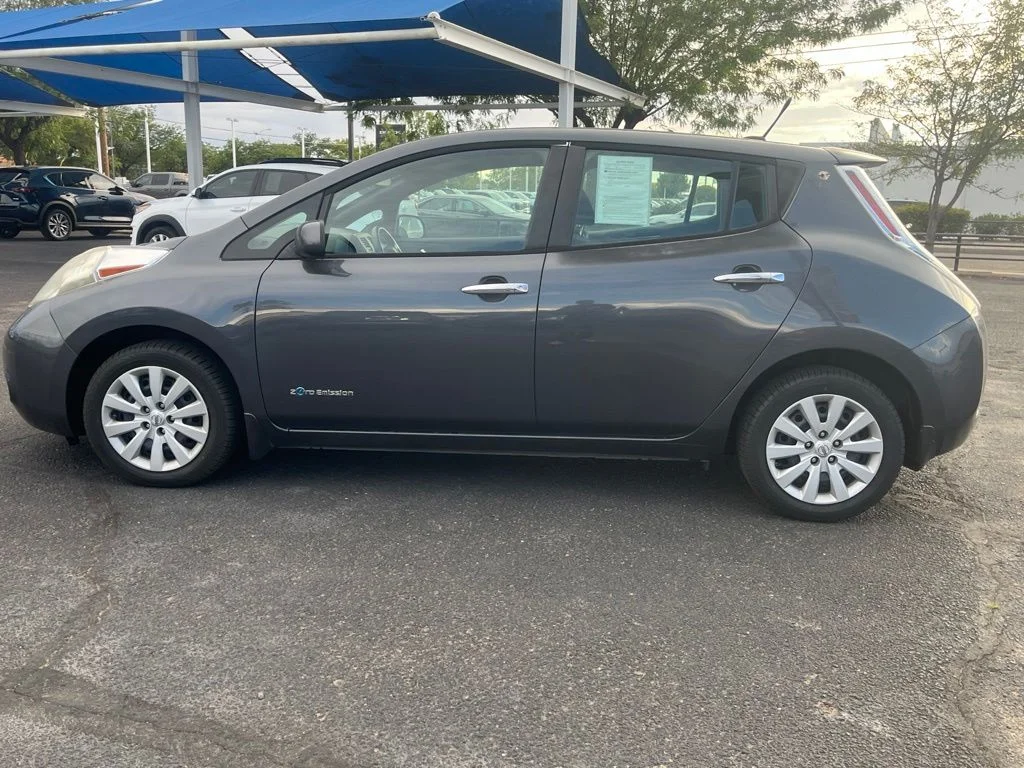 Used 2013 Gray Nissan S image 4