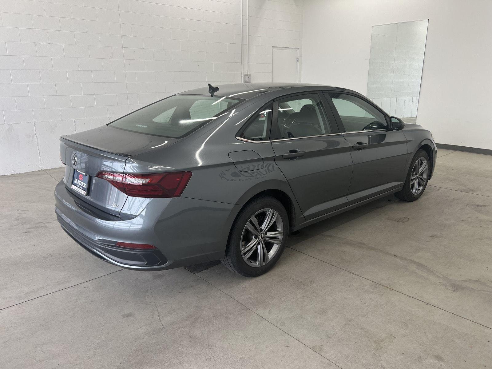 Used 2024 Platinum Gray Metallic Volkswagen SE image 4