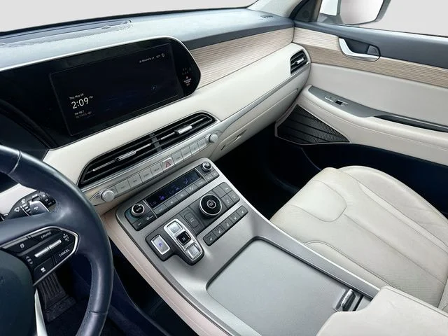 Used 2021 White Hyundai Limited image 9