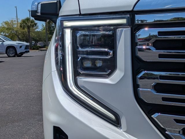 Used 2024 White Frost Tricoat GMC Denali image 11