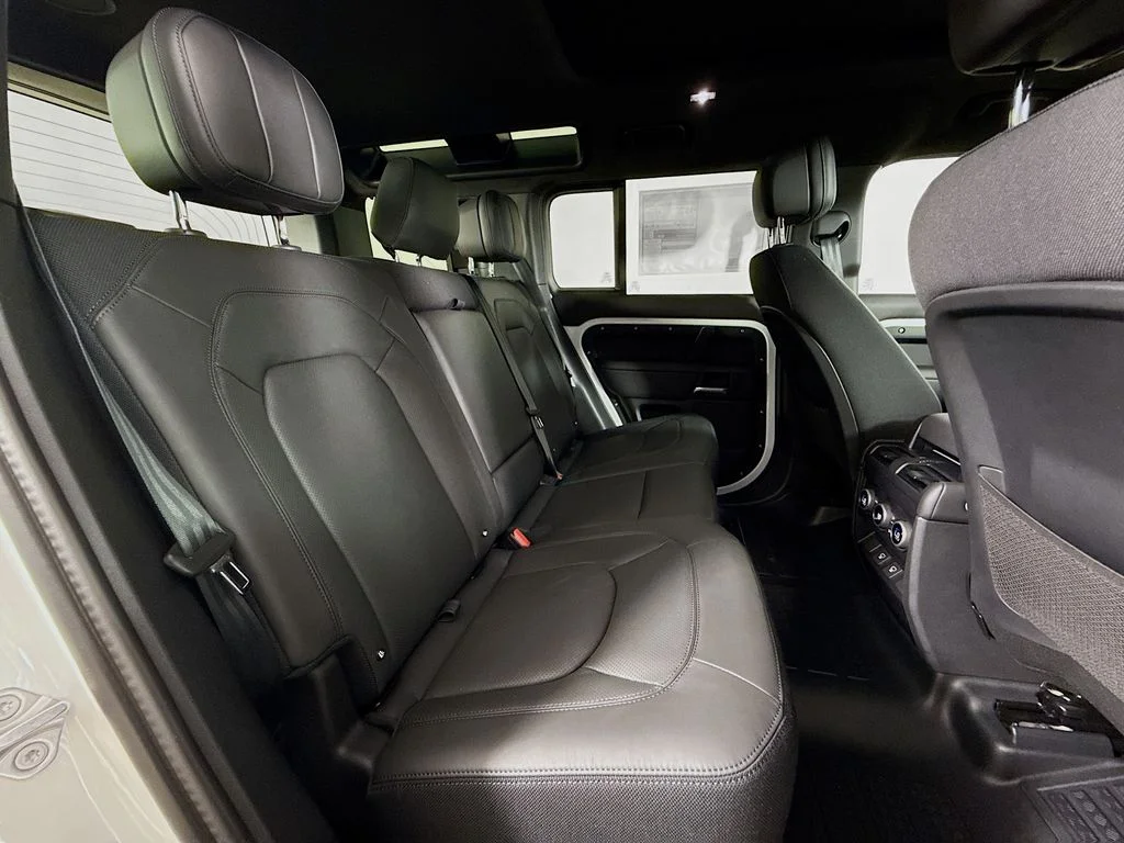 Certified Used 2025 Fuji White Land Rover V8 image 29