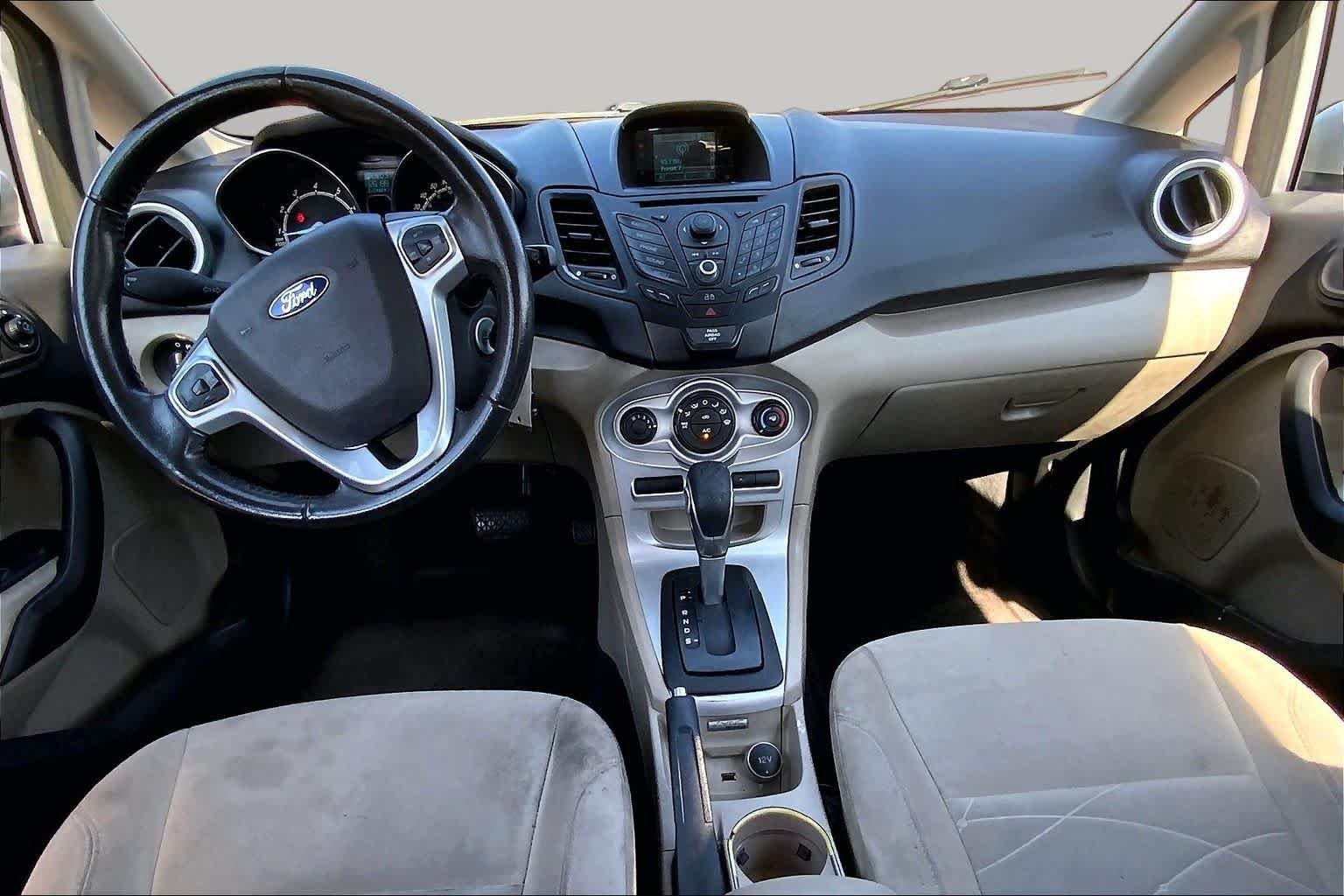 Used 2014 Ingot Silver Metallic Ford SE image 12