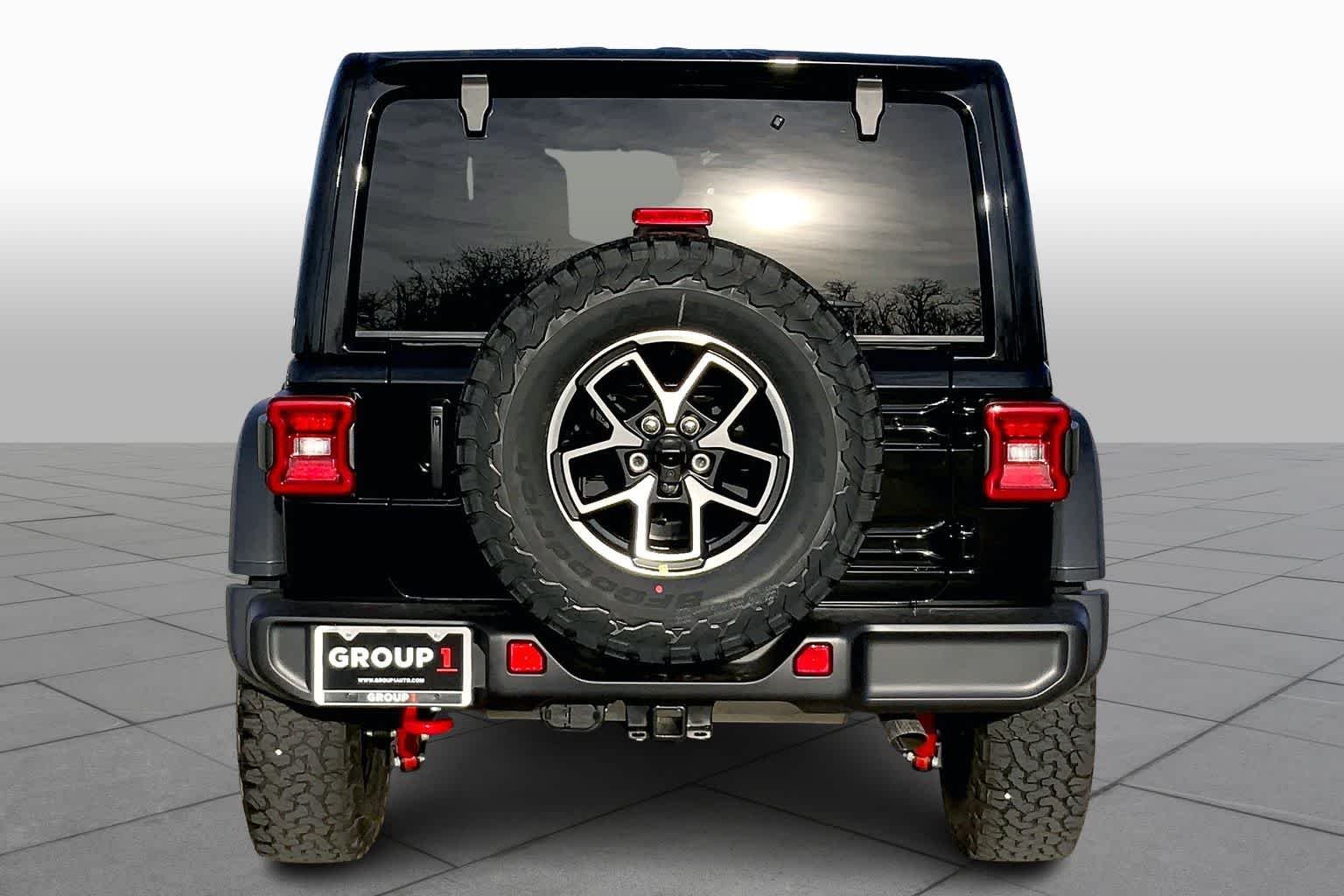 New 2026 Black Clear-Coat Exterior Paint Jeep Rubicon image 4