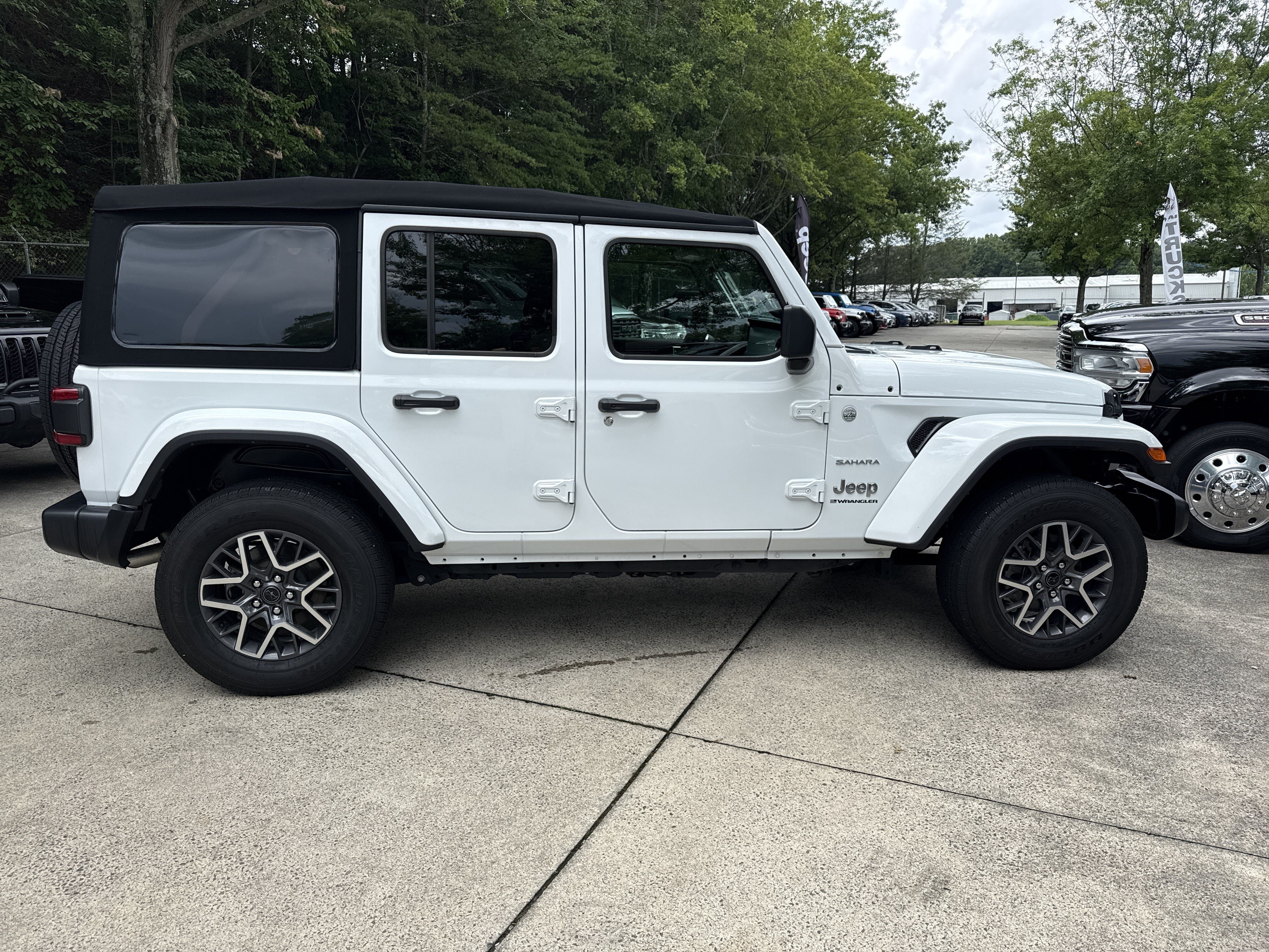 Used 2024 Bright White Clearcoat Jeep Sahara image 8