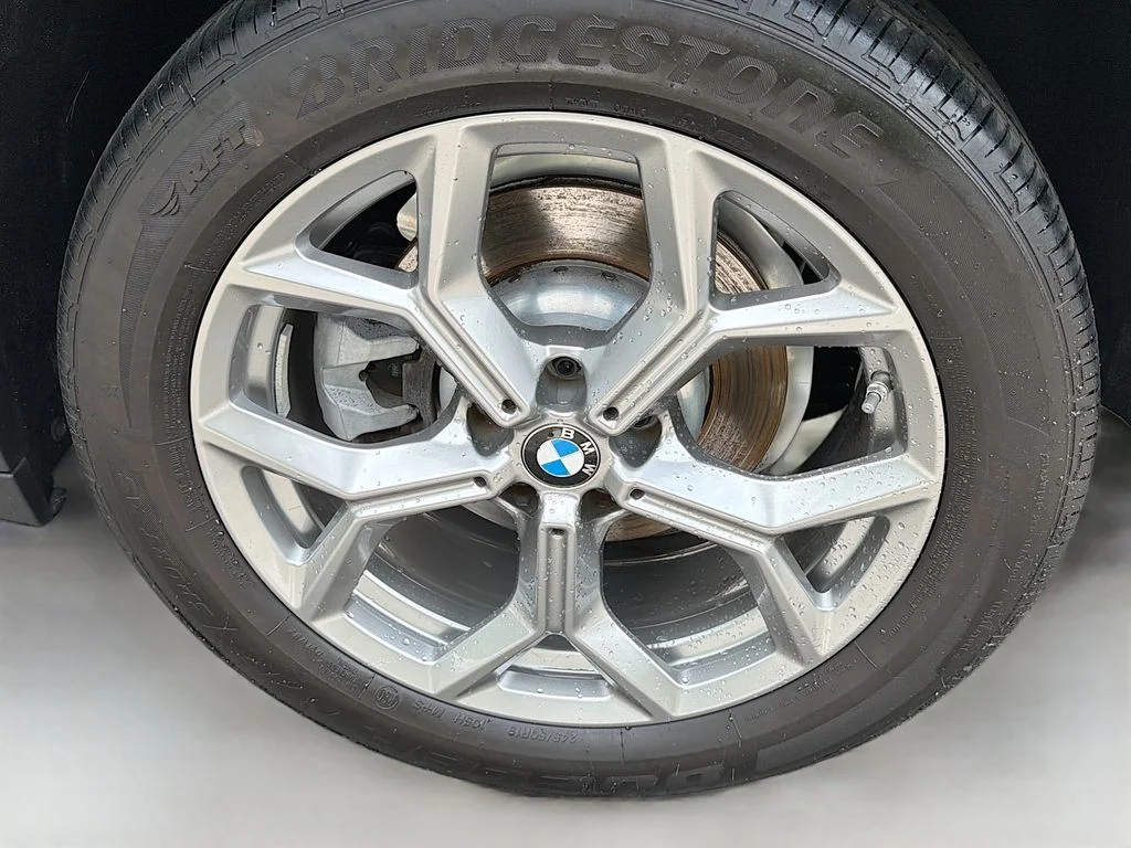 Used 2023 Jet Black BMW sDrive30i image 6