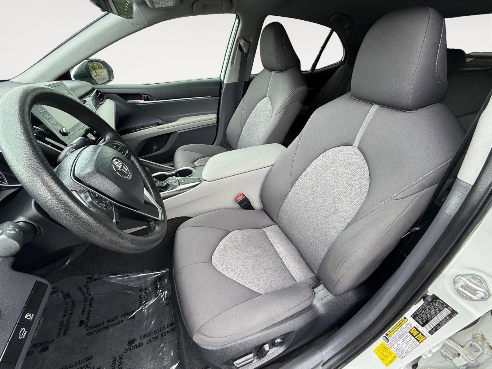 Used 2023 Ice Toyota LE image 10