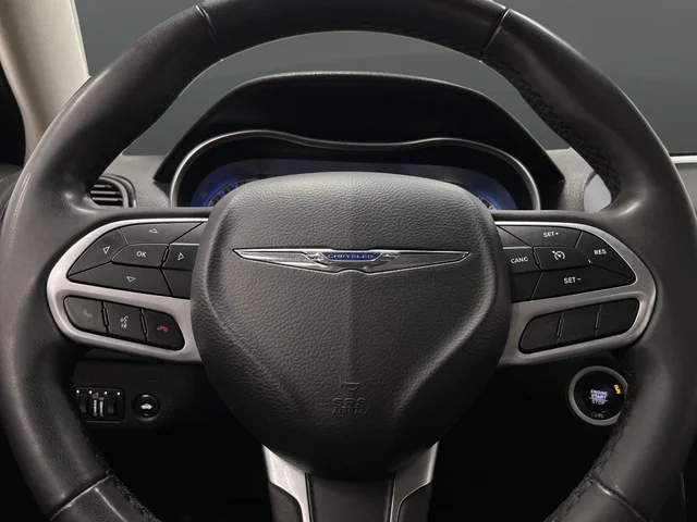 2023 Chrysler 300 Touring - Photo 13
