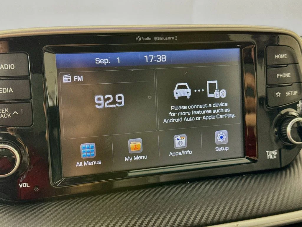 Used 2019 White Hyundai Value image 17