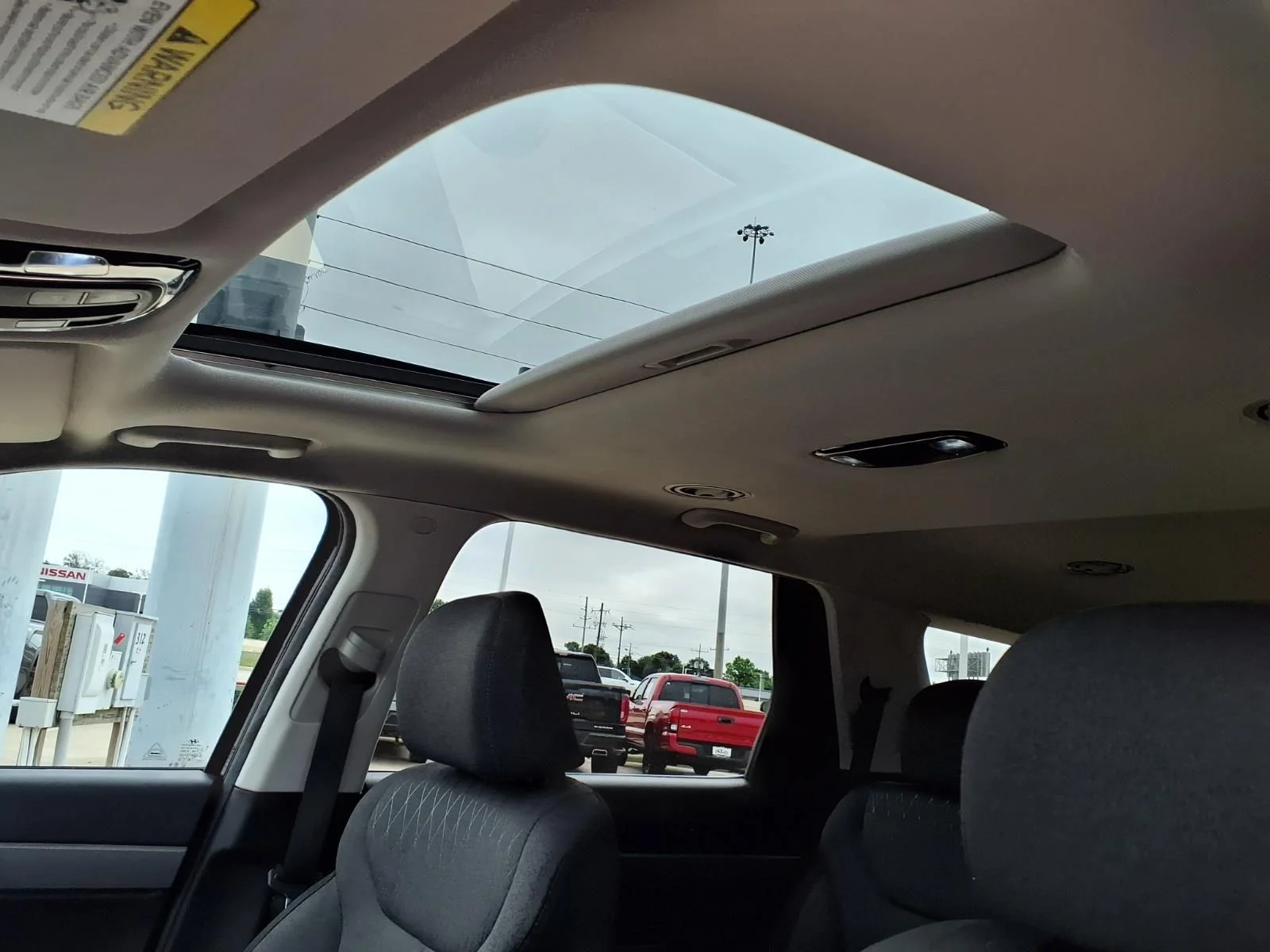 Used 2022 Black Hyundai SEL image 11