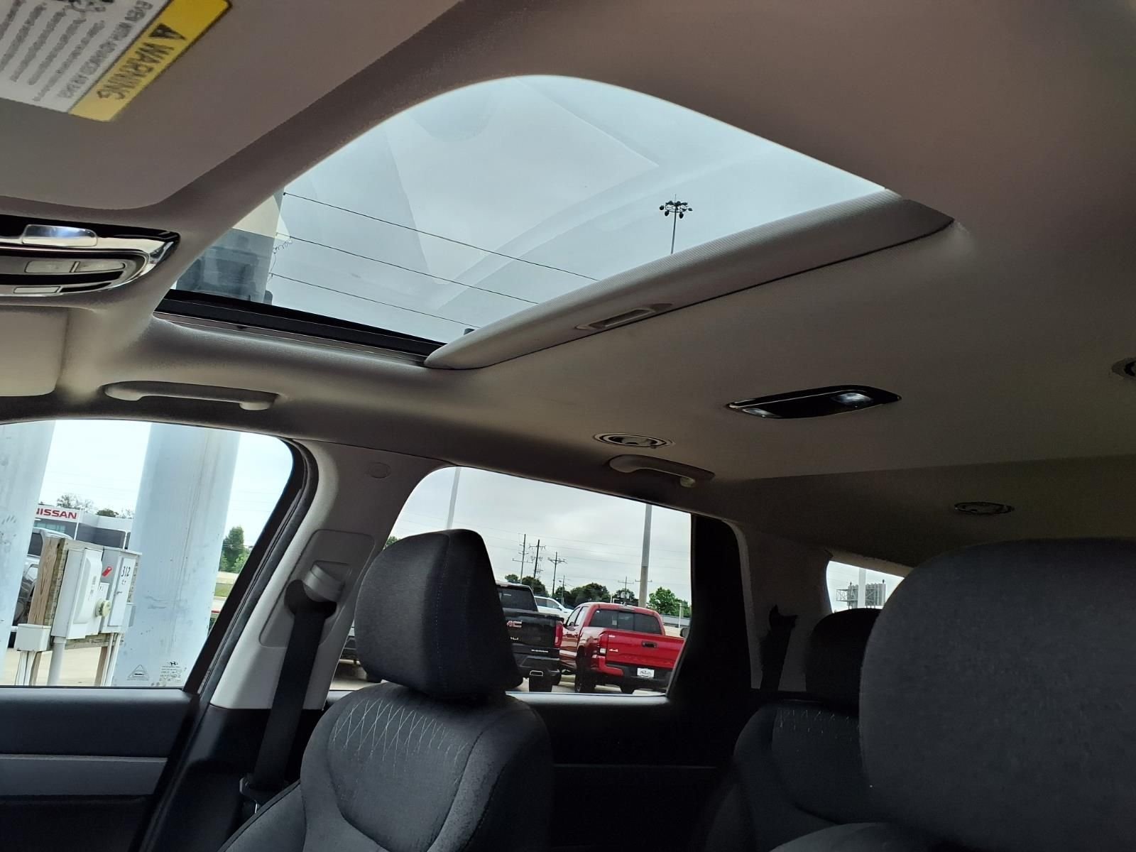 Used 2022 Abyss Black Hyundai SEL image 11
