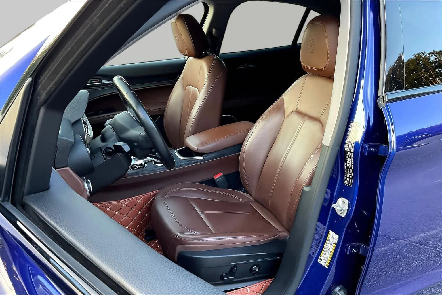 Used 2020 Anodized Blue Metallic Alfa Romeo  image 8