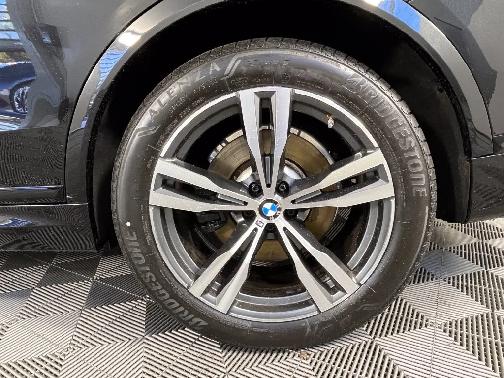Used 2024 Black Sapphire Metallic BMW xDrive40i image 16