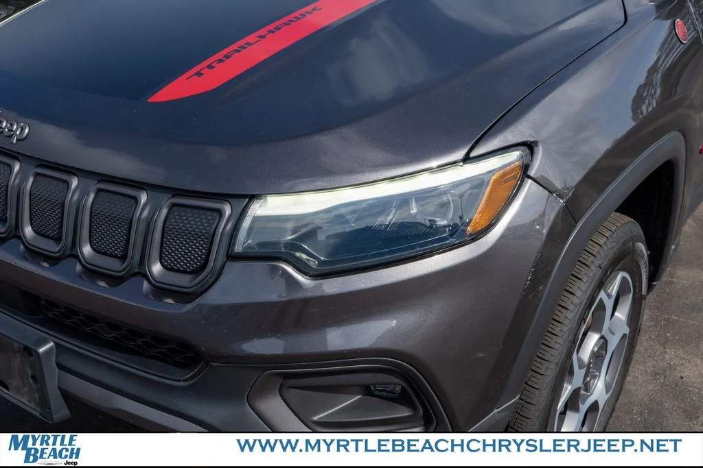 Certified Used 2022 Granite Crystal Metallic Clearcoat Jeep Trailhawk image 10