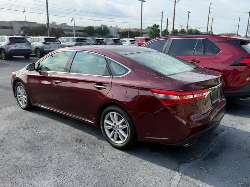 Used 2013 Moulin Rouge Mica Toyota XLE image 3