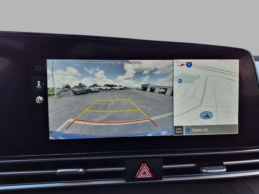 Used 2025 Blue Hyundai SEL Convenience image 6