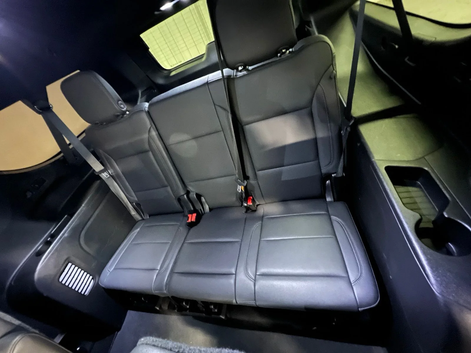 Used 2022 Gray Chevrolet Z71 image 26