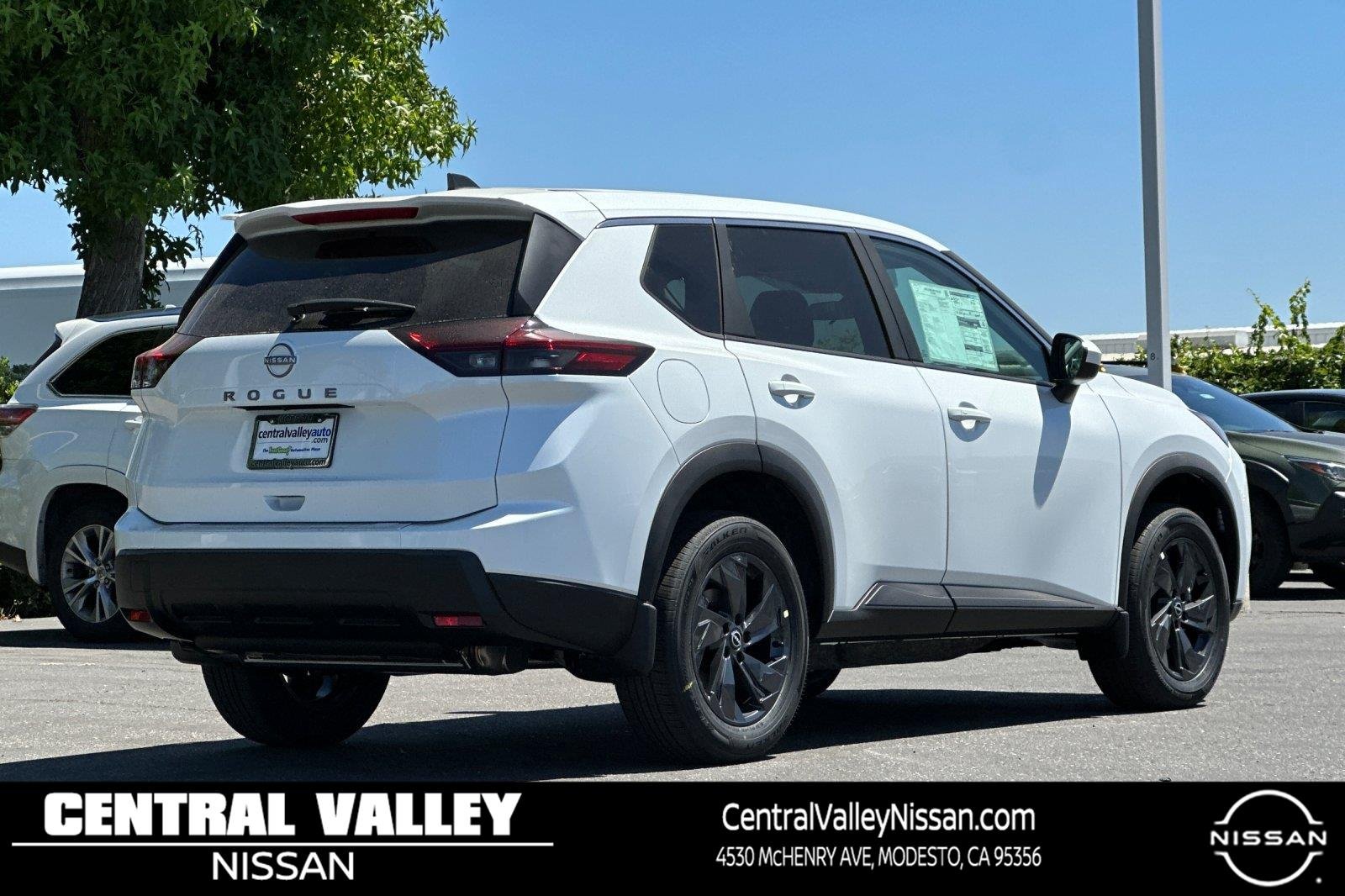 New 2026 Everest White Pearl Tricoat Nissan SV image 4