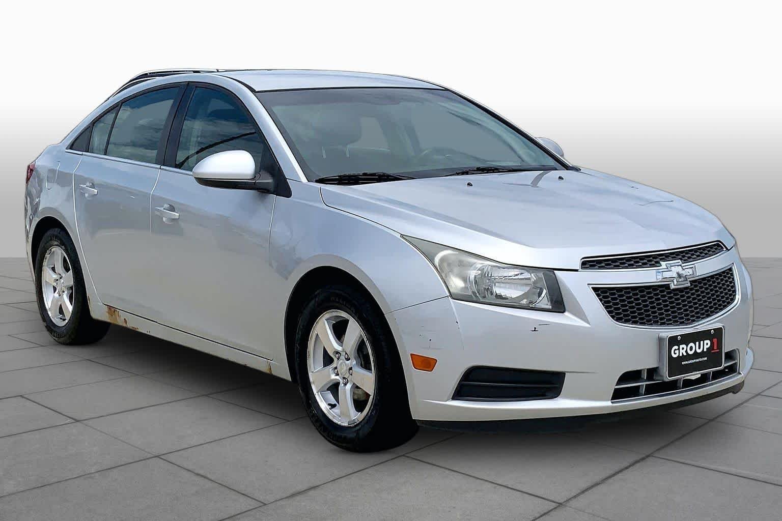 Used 2013 Silver Ice Metallic Chevrolet LT image 3