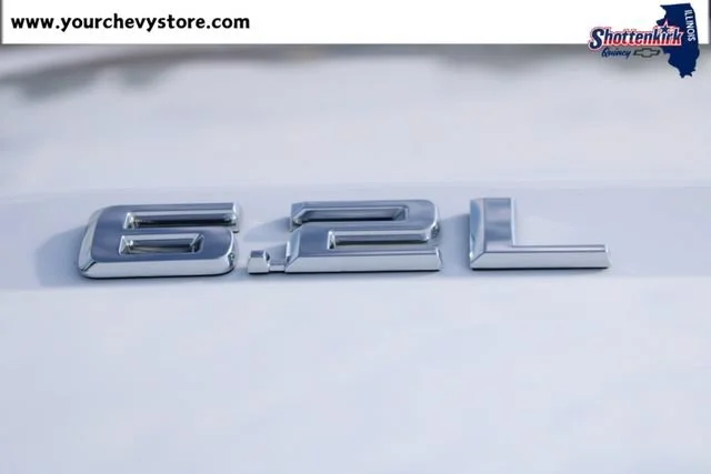New 2026 Summit White Chevrolet RST image 9