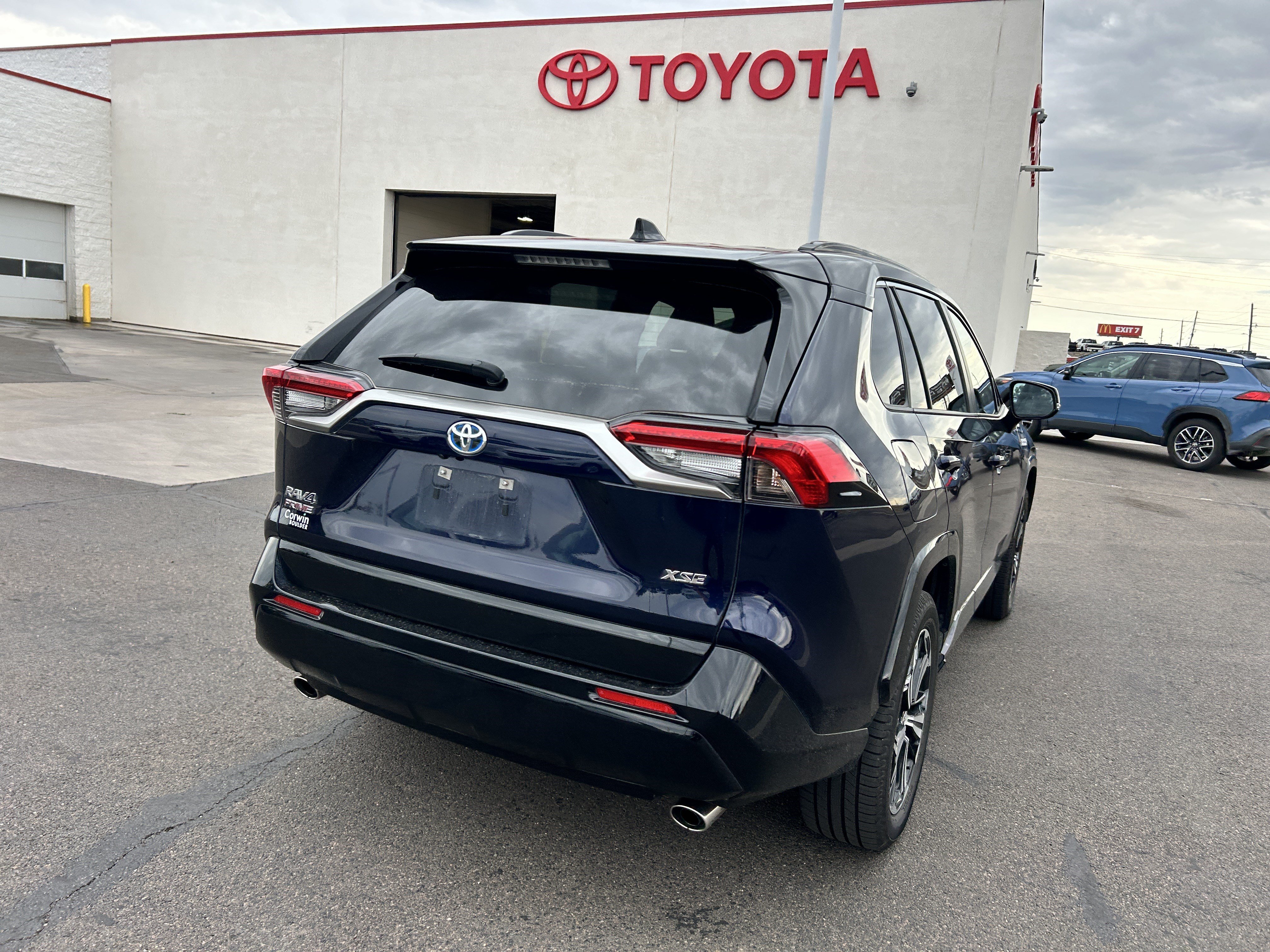 Used 2024 Wind Chill Pearl Toyota Hybrid XLE Premium image 5