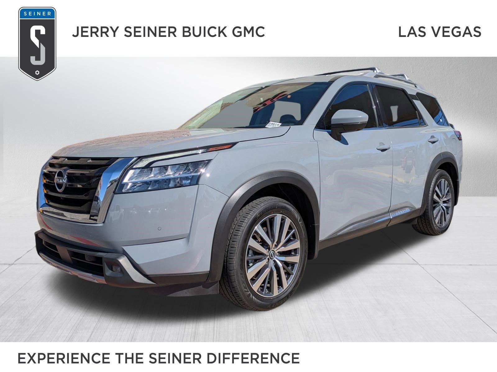 2022 Nissan Pathfinder Platinum 2WD's photo