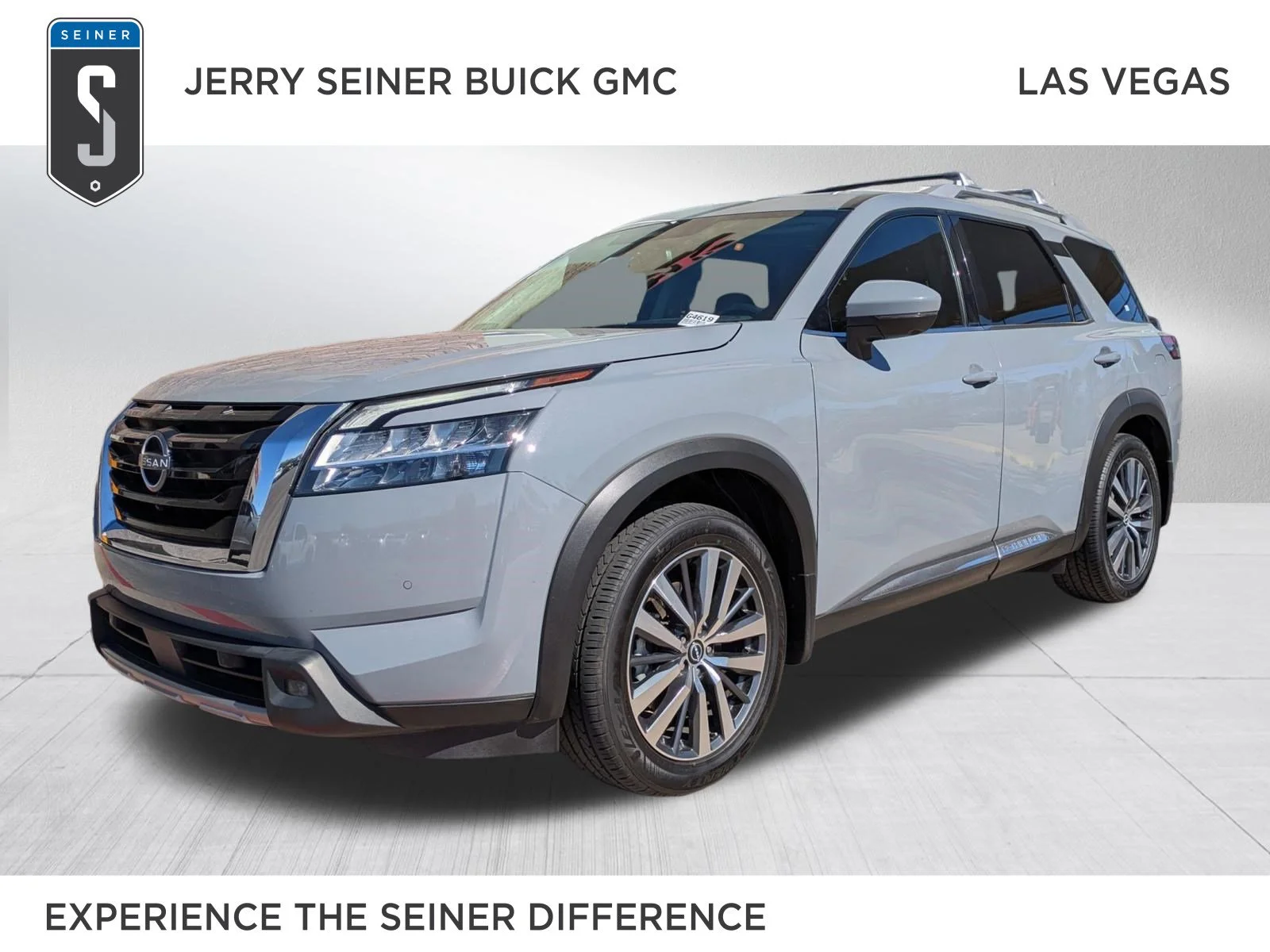2022 Nissan Pathfinder Platinum 2WD's photo