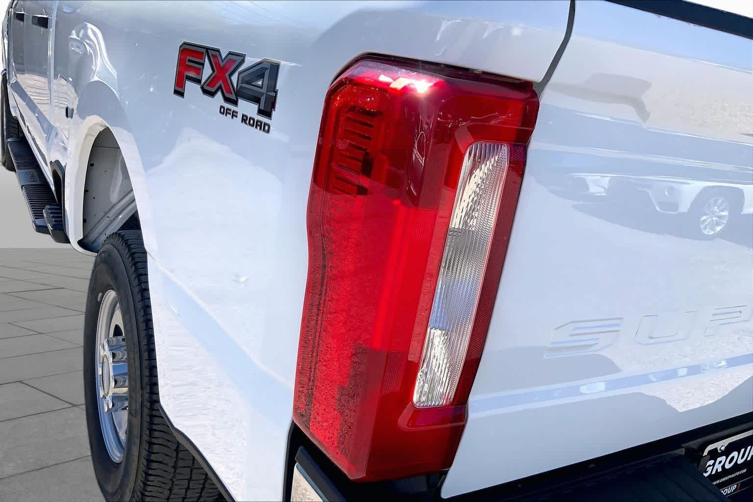 Used 2024 Oxford White Ford XL image 28