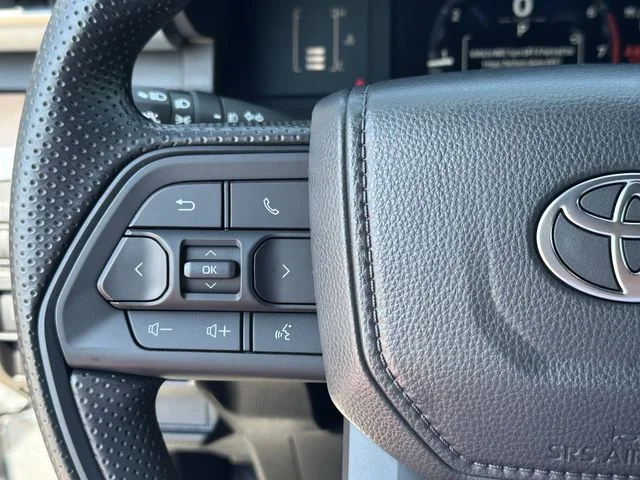 2025 Toyota Tacoma SR5 - Photo 13