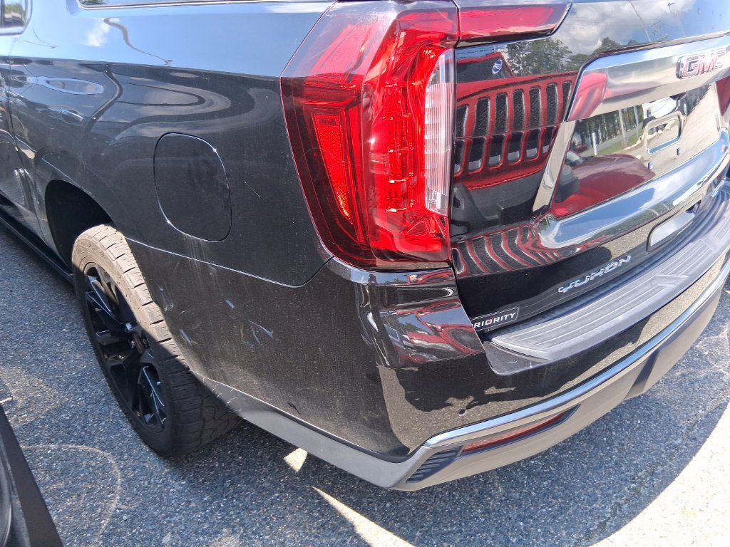 Used 2022 Black GMC AT4 image 9