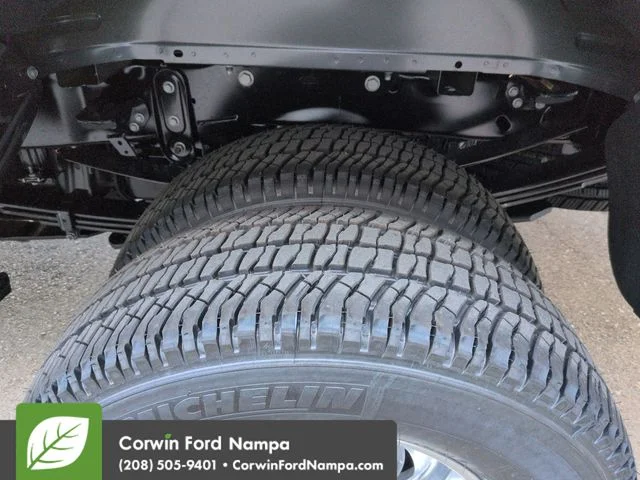 New 2026 Gray Ford Lariat image 31