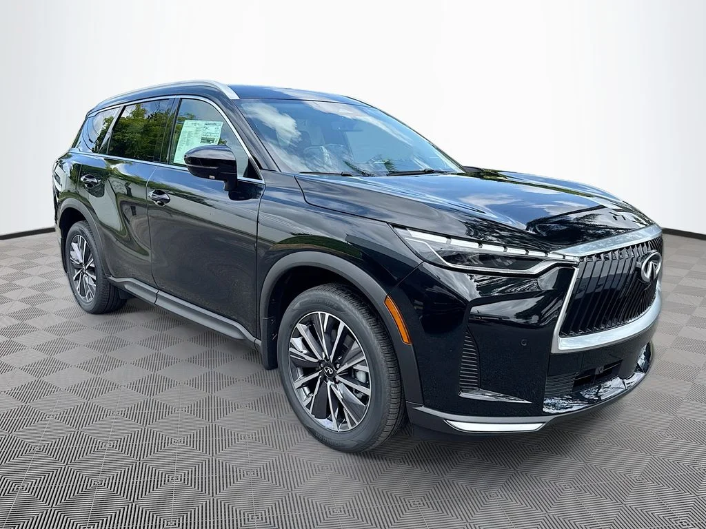 New 2027 MINERAL BLACK INFINITI Luxe FWD image 3