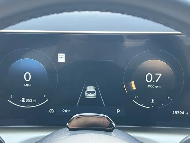 Used 2025 Blue Hyundai SEL Convenience image 28