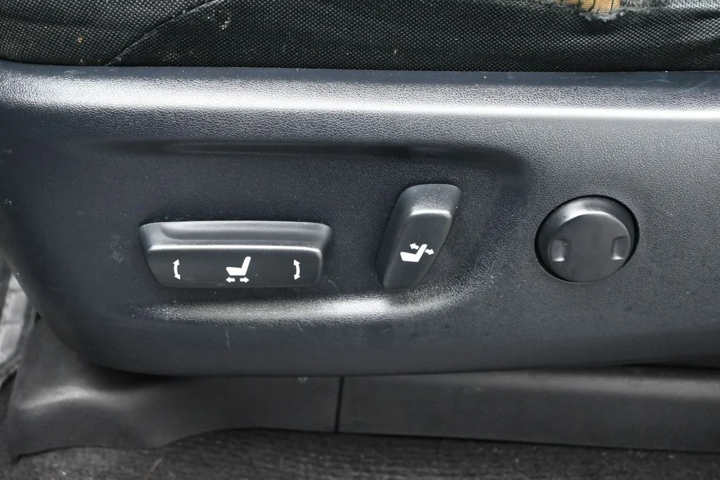 Used 2014 Gray Toyota SR5 image 10