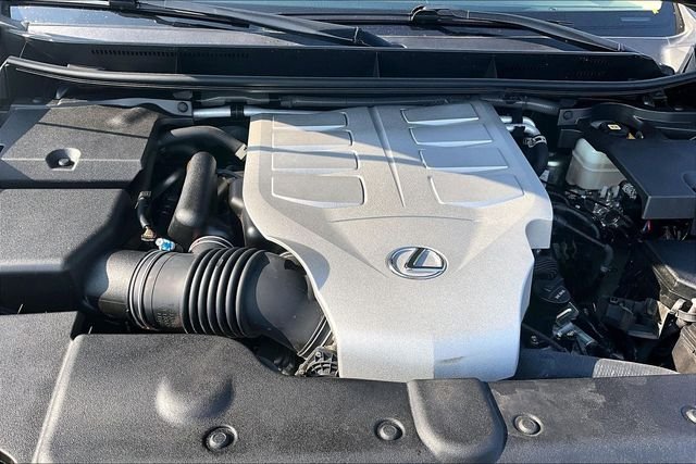 Used 2022 Black Lexus 460 image 33