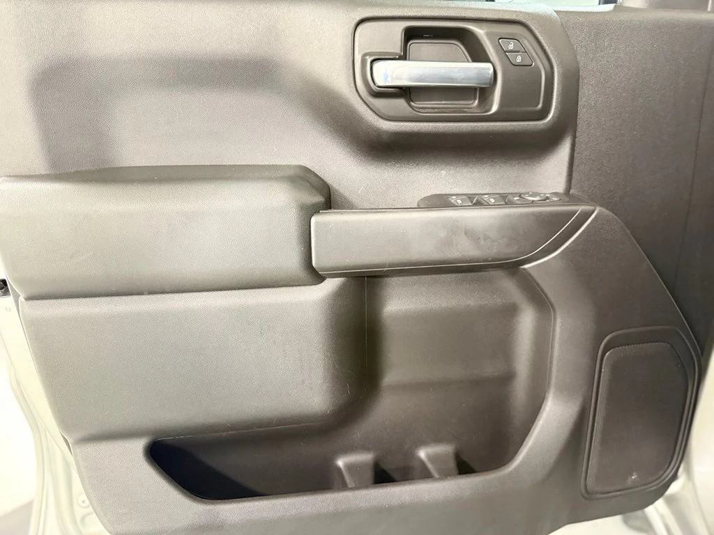 Used 2020 Silver Chevrolet Custom image 11