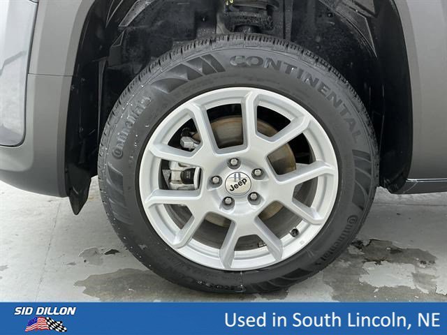 Used 2022 Graphite Gray Jeep Latitude image 18